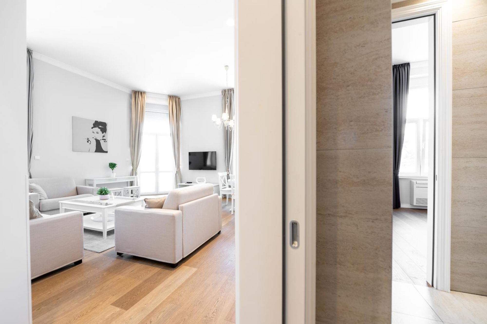 Slavija Fontana Lux Apartments เบลเกรด ภายนอก รูปภาพ